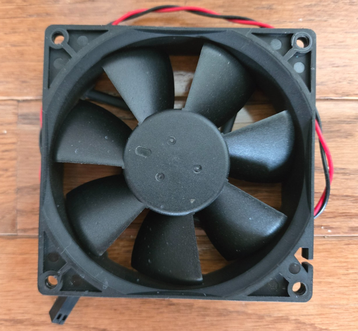 1PC DELTA AFB0912H 92x92x25mm 12V 0.3A 51CFM 2wire Cooling Fan