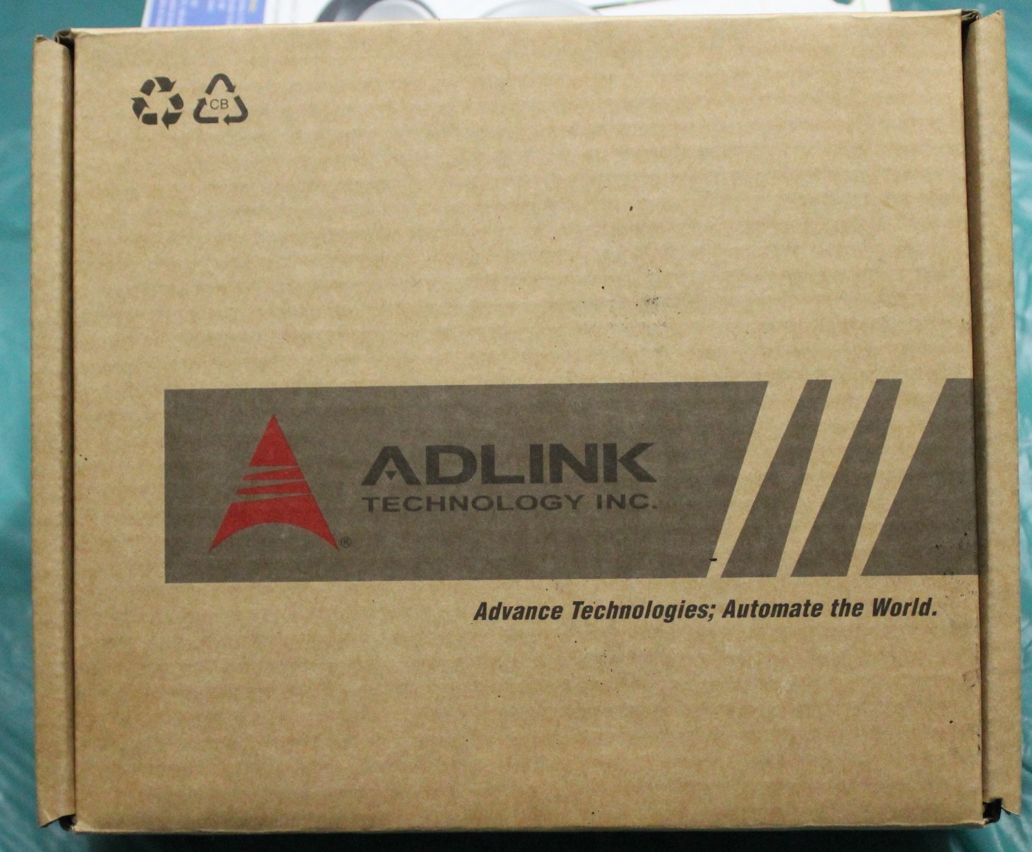 ADLINK – MXE-202I E3826 SoC MXE-202I(EA) 93-41033-302E – NEW in Original Box