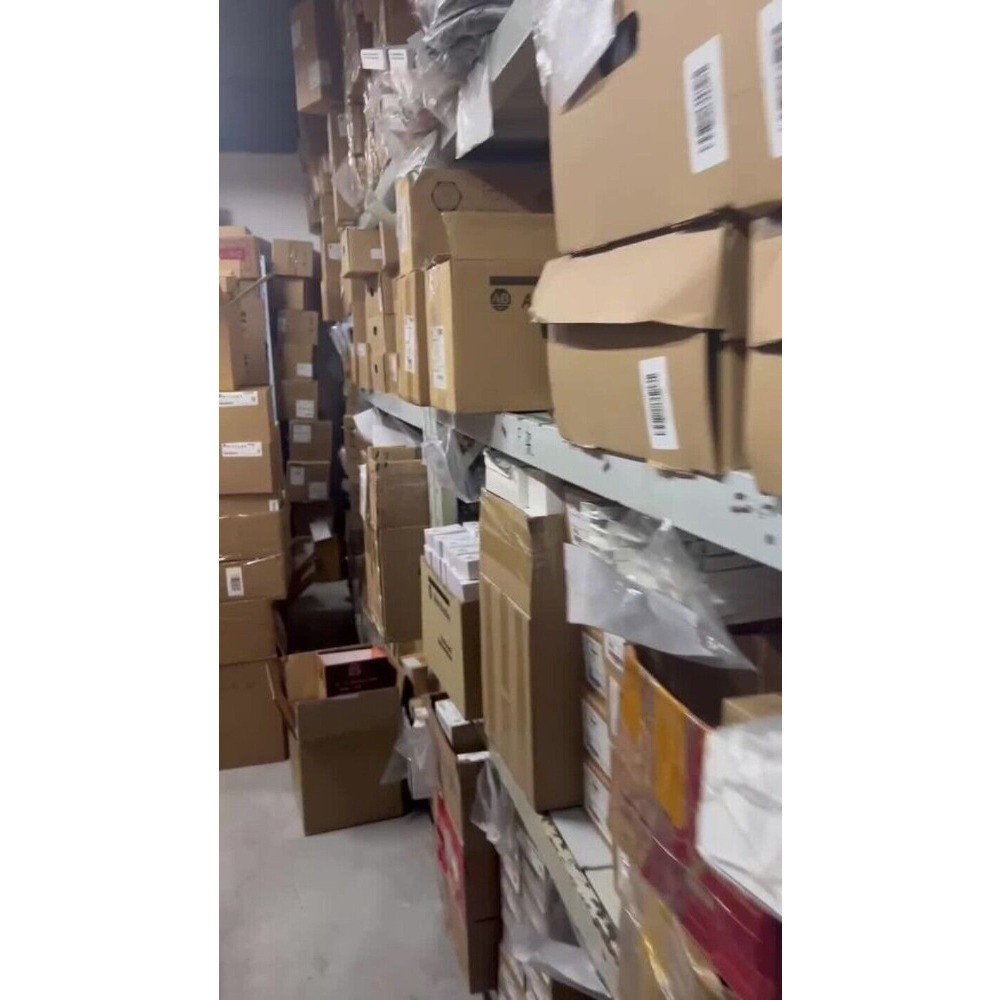 E82EV751K4C200 NEW LENZE E82EV751_4C200 Inverter 8200 Vector 0.75kW