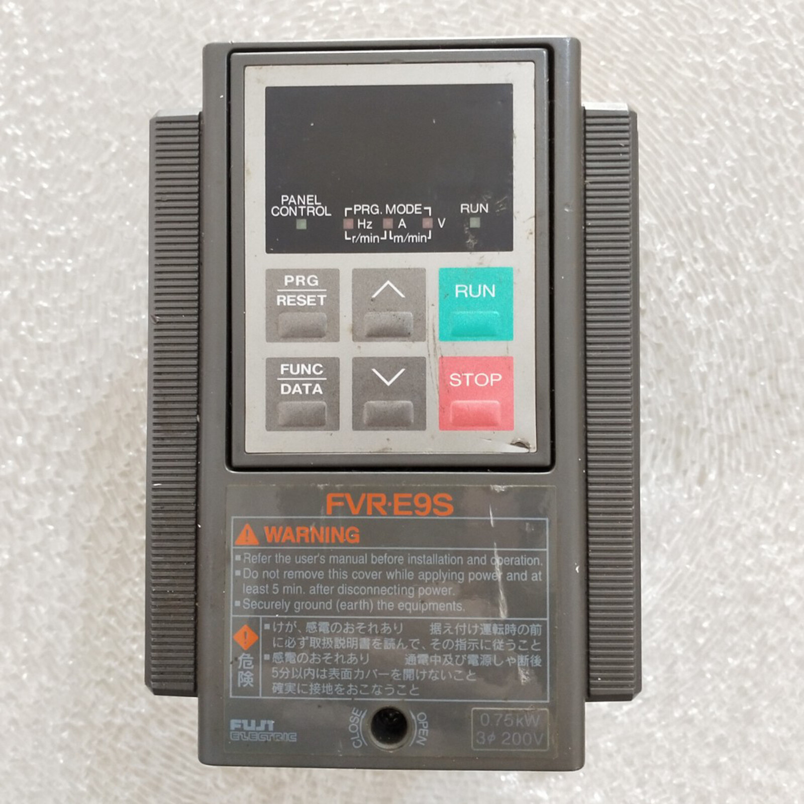One Used Inverter For FUJI FVR0.75E9S-2 0.75KW 220V Free Shipping