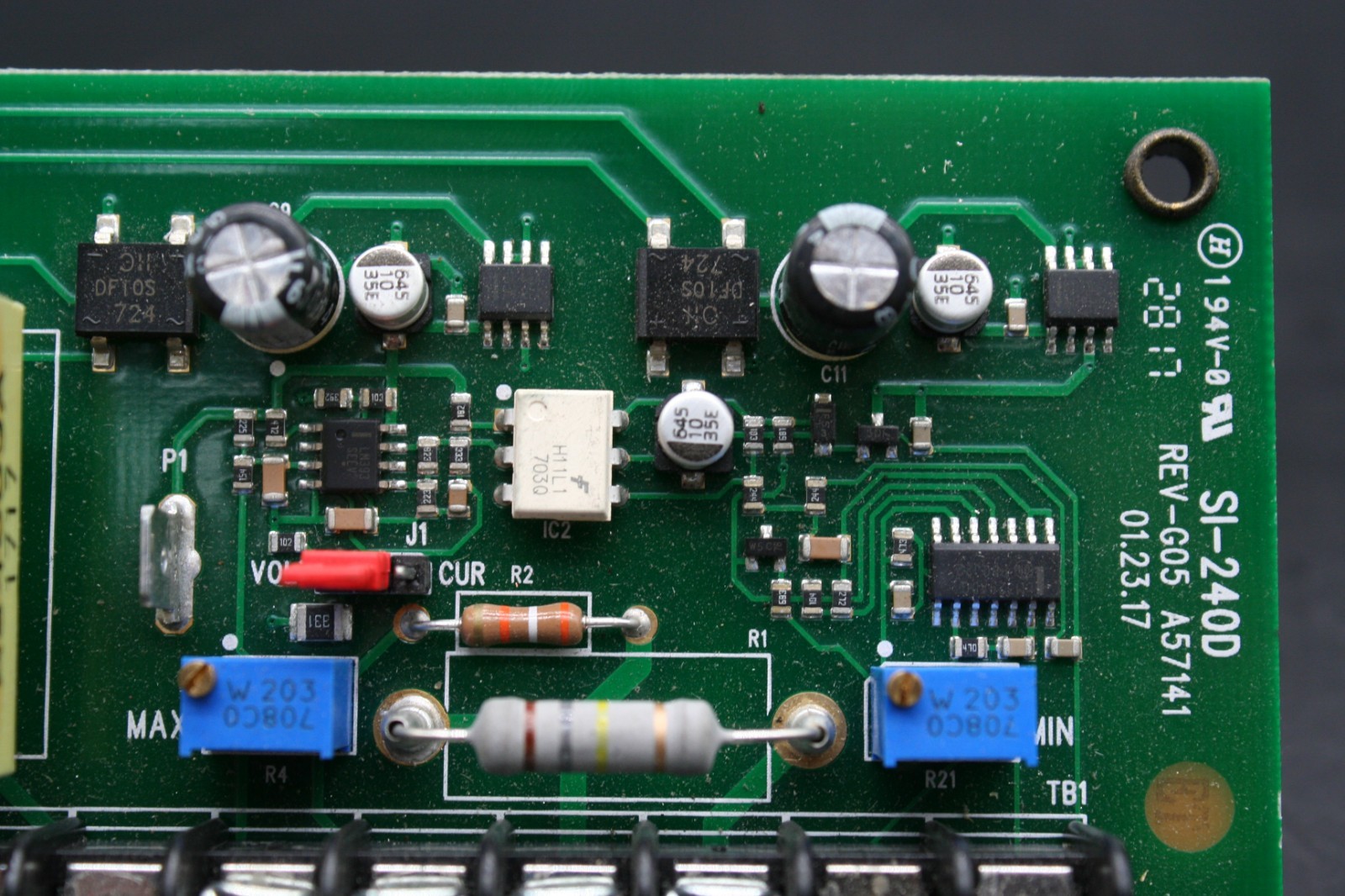 One (1) KB Electronics KBSI-240D (9431C) Signal Isolator