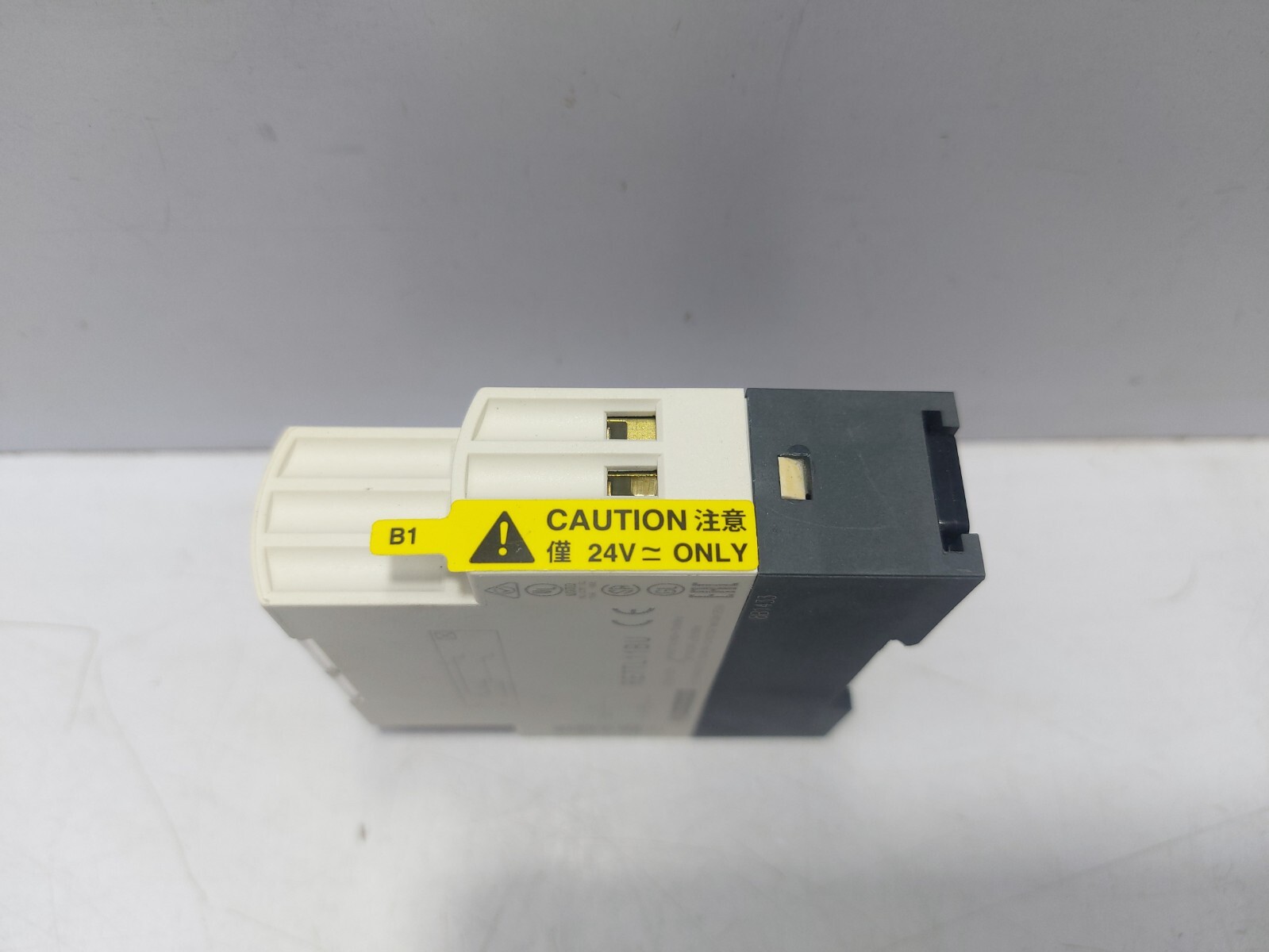 Schneider RE7TL11BU On Delay Timer Relay RE7 TL11BU