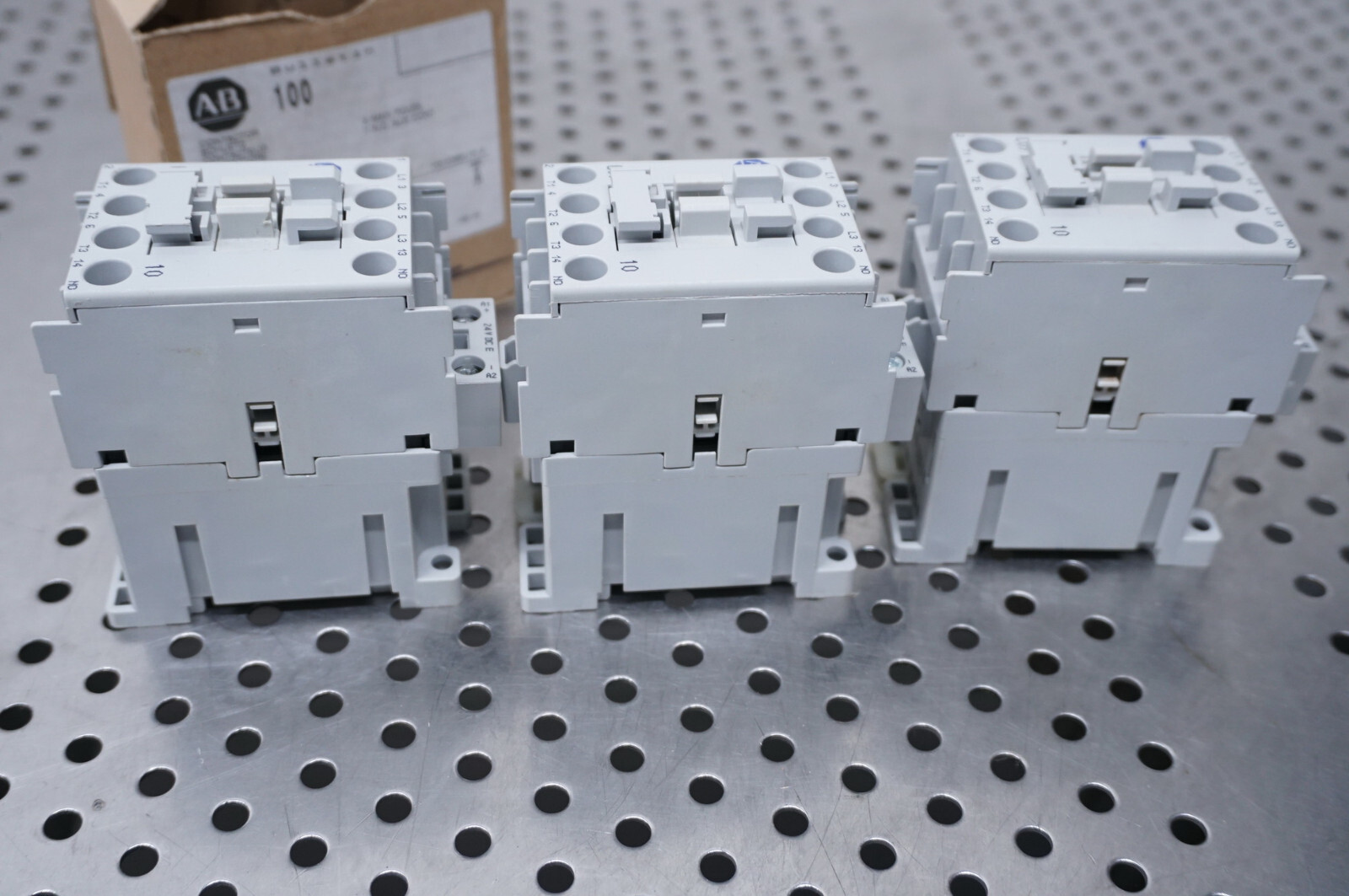 (Qty 3) ALLEN BRADLEY 100-C09*10 SERIES A CONTACTOR 24 VAC COIL C09EJ10
