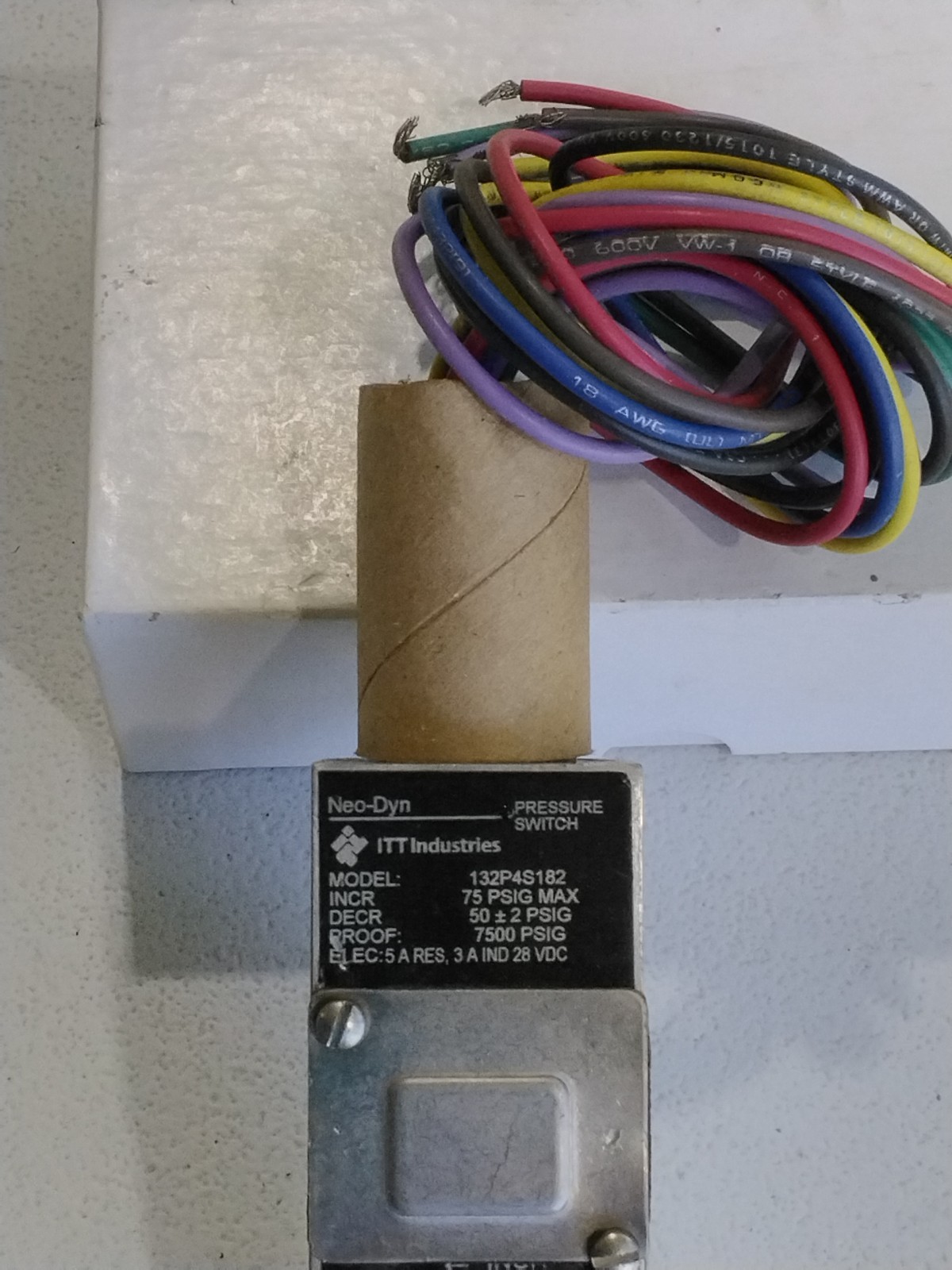 ITT Neo-Dyn Pressure Switch 75psig Max 50 +/- 2 psig nos 1qty