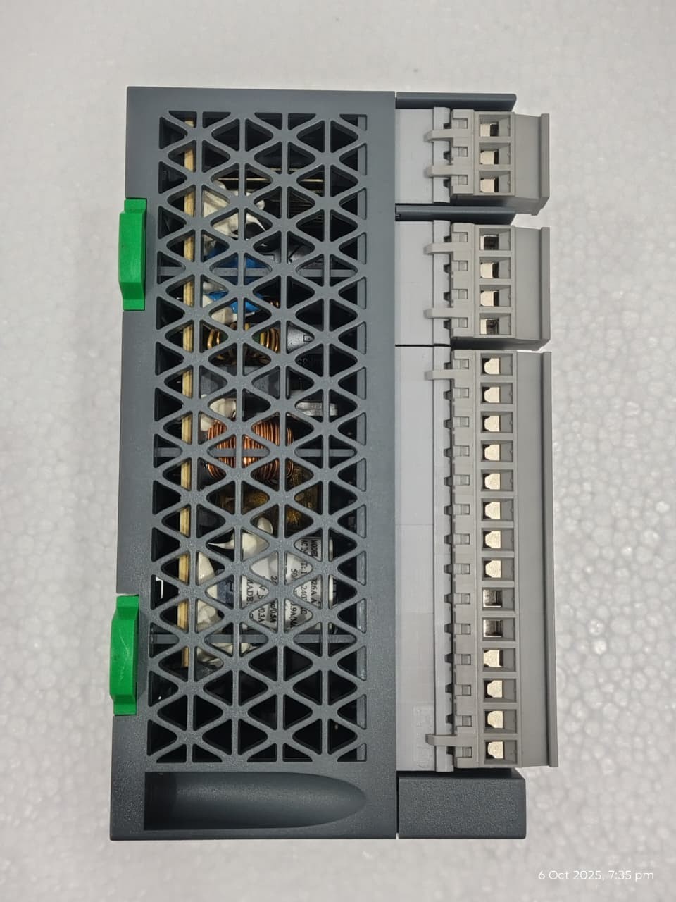 Schneider TM200C24R logic controller, Modicon New Open Box